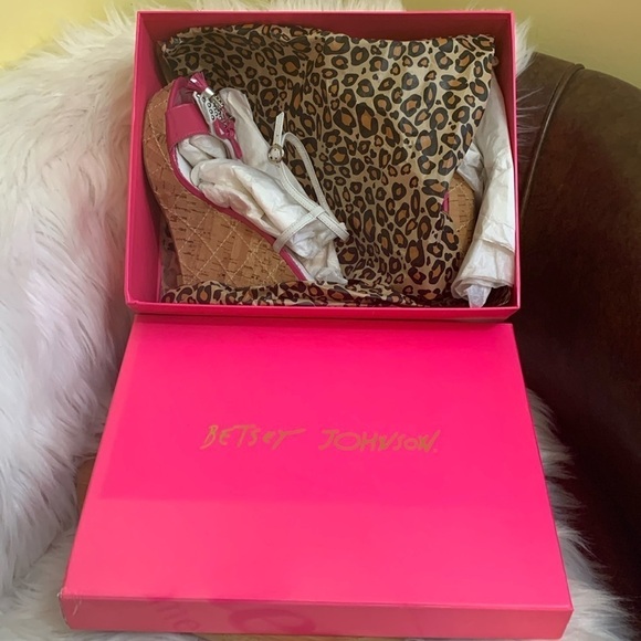 Betsey Johnson NIB Leather Honest Fuchsia Cork Wedge Platform Espadrille Heels 7 - Picture 3 of 17